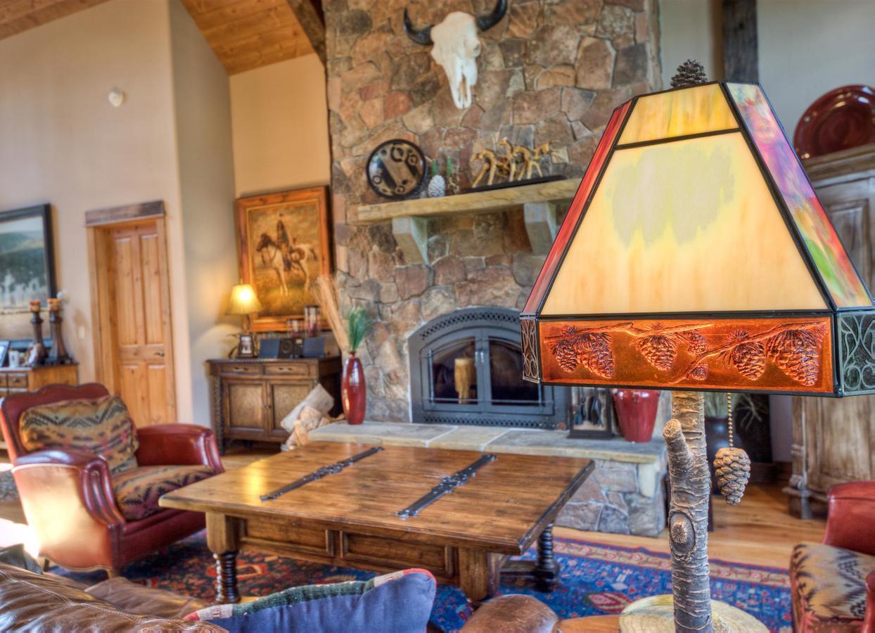 Antler Ridge Lodge Big Sky Exterior photo